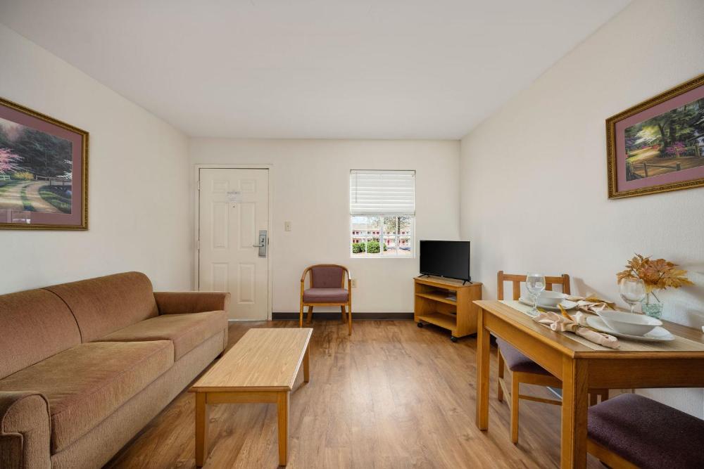 Affordable Suites Conover / Hickory